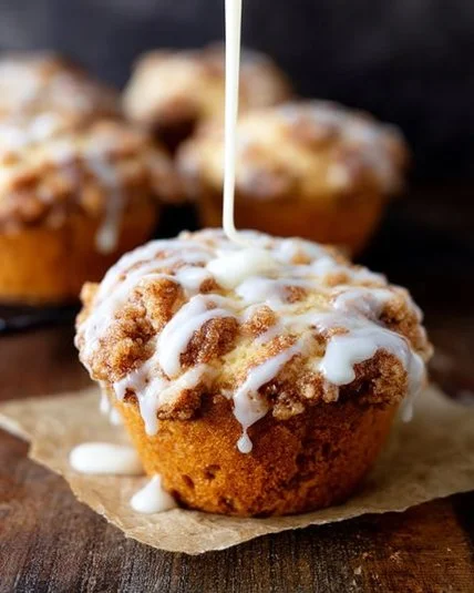 Deliciously fluffy cinnamon roll muffins ready to eat.